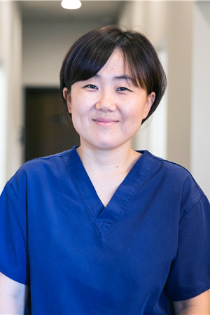 doctor photo - anna kim - dentist